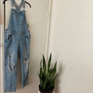 Jean ripped overalls